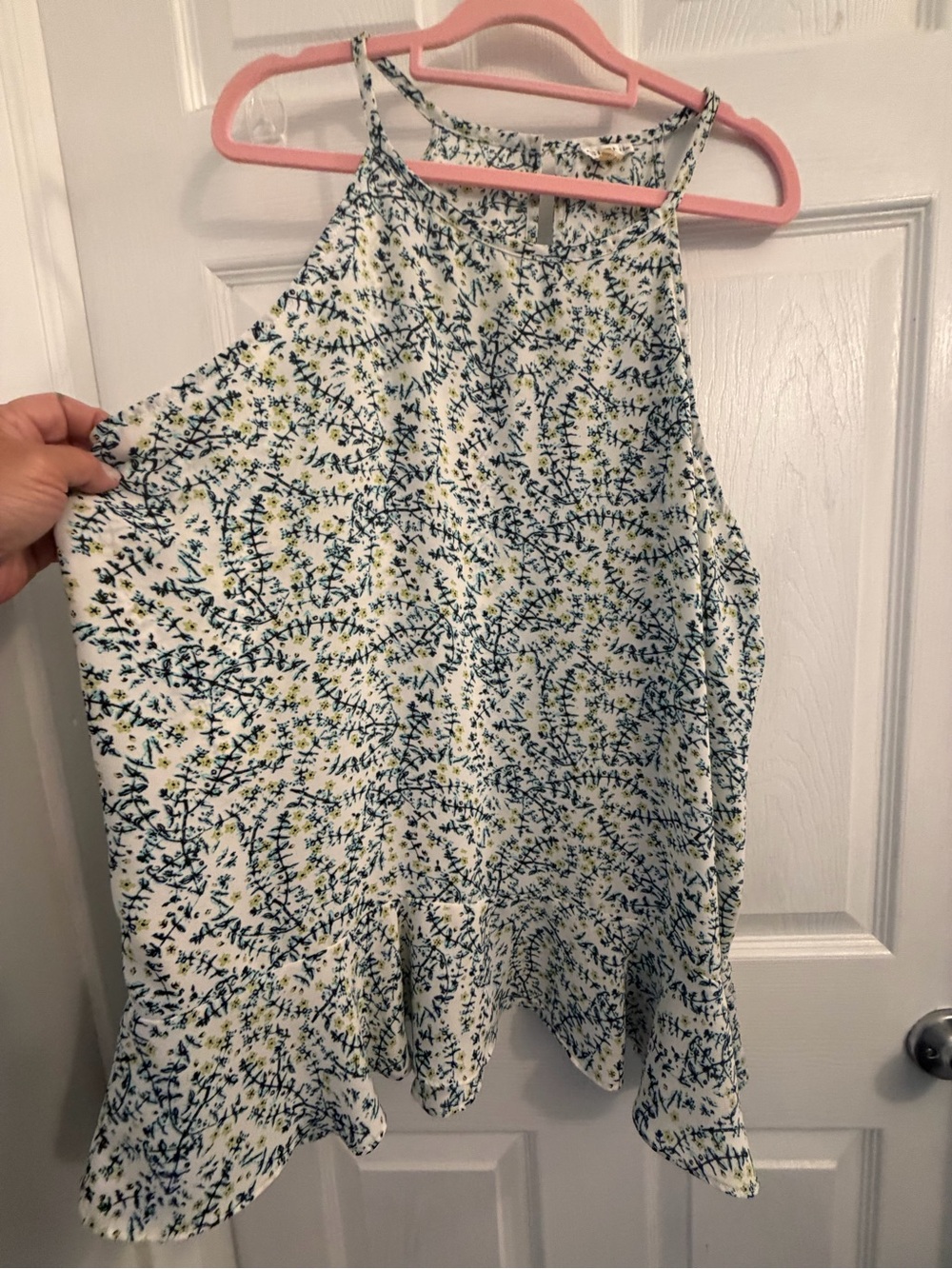 Sioni White Floral blouse with Blue and Yellow Accents. Size XL $10